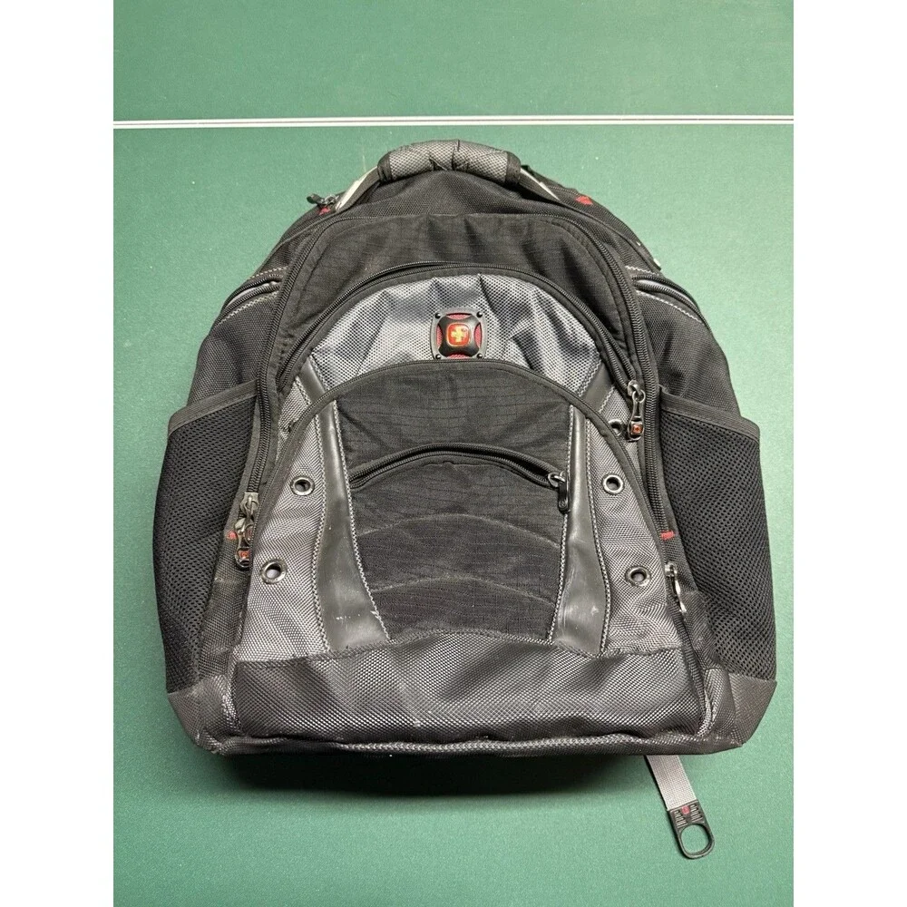 Wenger - SwissGear Clutch Backpack Laptop Case - Black/Gray